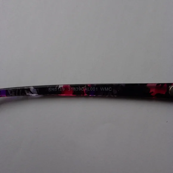 Cateyes  shape Sunglasses like new - Picture 8 of 8